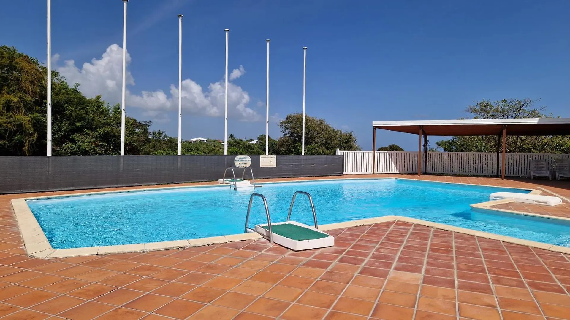 Charmant Duplex Avec Vue Mer Et Piscine - Le Goyave Le Gosier  Apartment